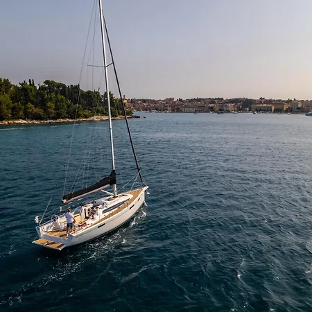 Botel Yacht Z6 Dolcevita