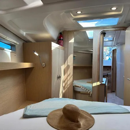 Botel Yacht Z6 Dolcevita