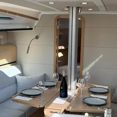 Yacht Z6 Dolcevita *